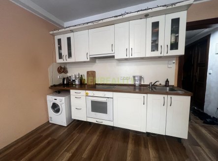 Prodej bytu 1kk, v cihlovém domě na skvělé adrese - ulice Písecká, Praha 2 - Vinohrady.