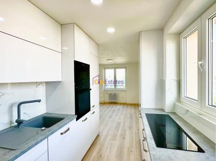 Nový, velkoryse zrekonstruovaný byt 2+1, 55 m2, Záběhlice