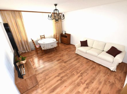 Pronájem světlého bytu 3+1/L, 69 m2, ul. Grussova, P5 - Barrandov