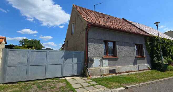 Malé Žernoseky - prodej RD k rekonstrukci