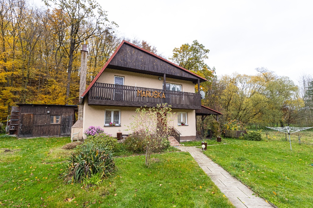 Prodej celoročně obyvatelnou chatu, Lukavec